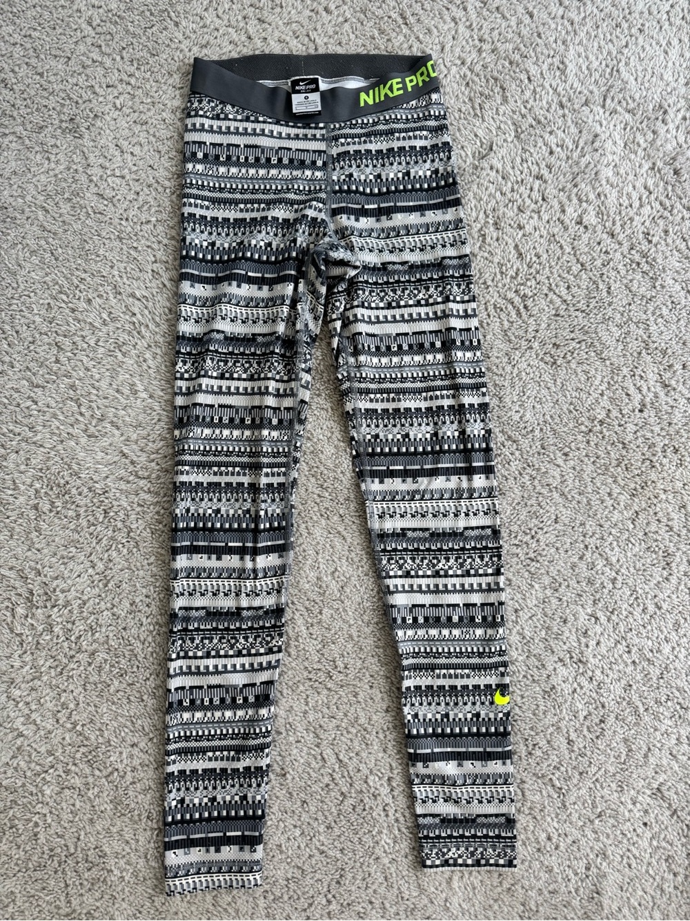 Nike Gray & White Geometric Print Leggings with Neon Green Accent